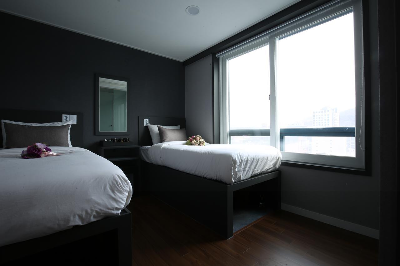 Philstay Myeongdong Seoul Exterior photo